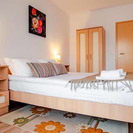 Lilibeth Apartments Braşov Exteriör bild